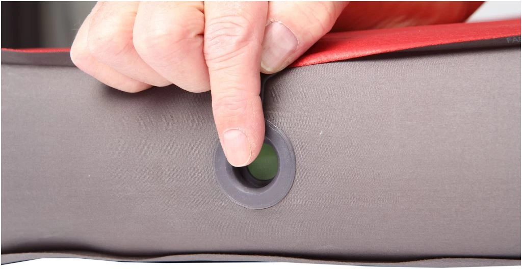 Exped MegaMat Duo 10 M Incl Pump Ruby Red 6 Exped MegaMat Duo 10 M Incl Pump Ruby Red – Image 6